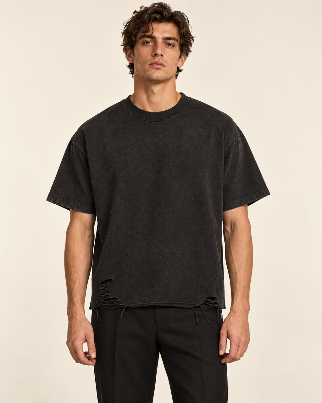 Ardore Faded Black Box Tee – pasvorm op model (AI-visualisatie)